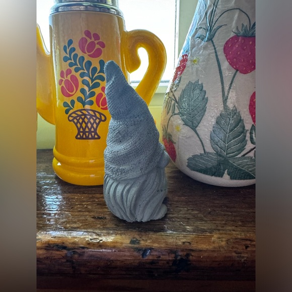 Gnome Concrete Figurine✨ - Picture 4 of 6
